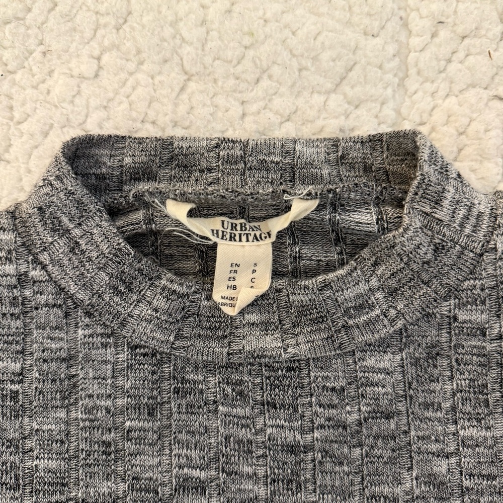 Urban Heritage Gray Ribbed Sweater - Picture 3 of 7